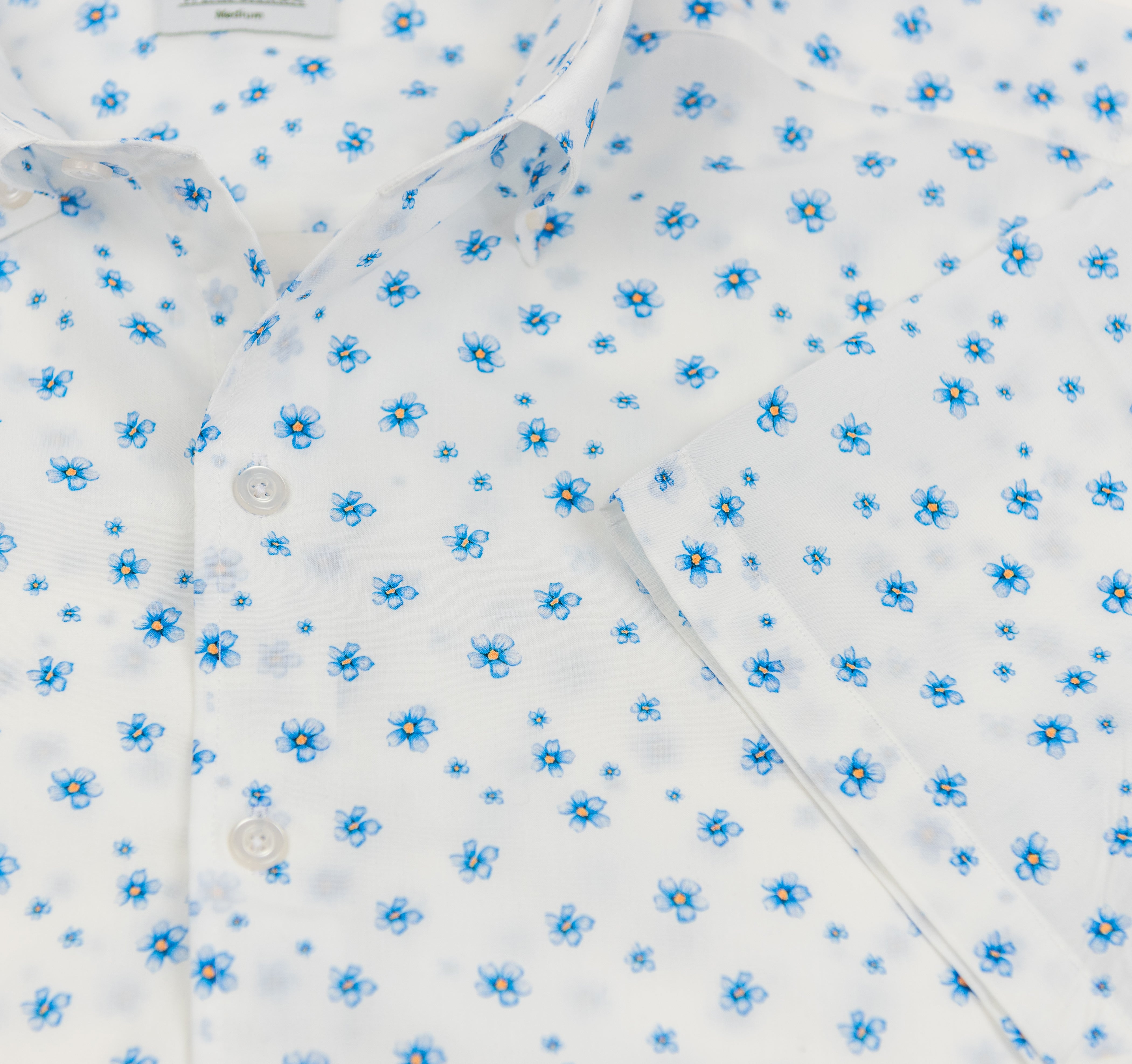 Wear Sierra Top Shelf Men's Cotton Button Down Short Sleeve Shirts White & Blue Flowers
