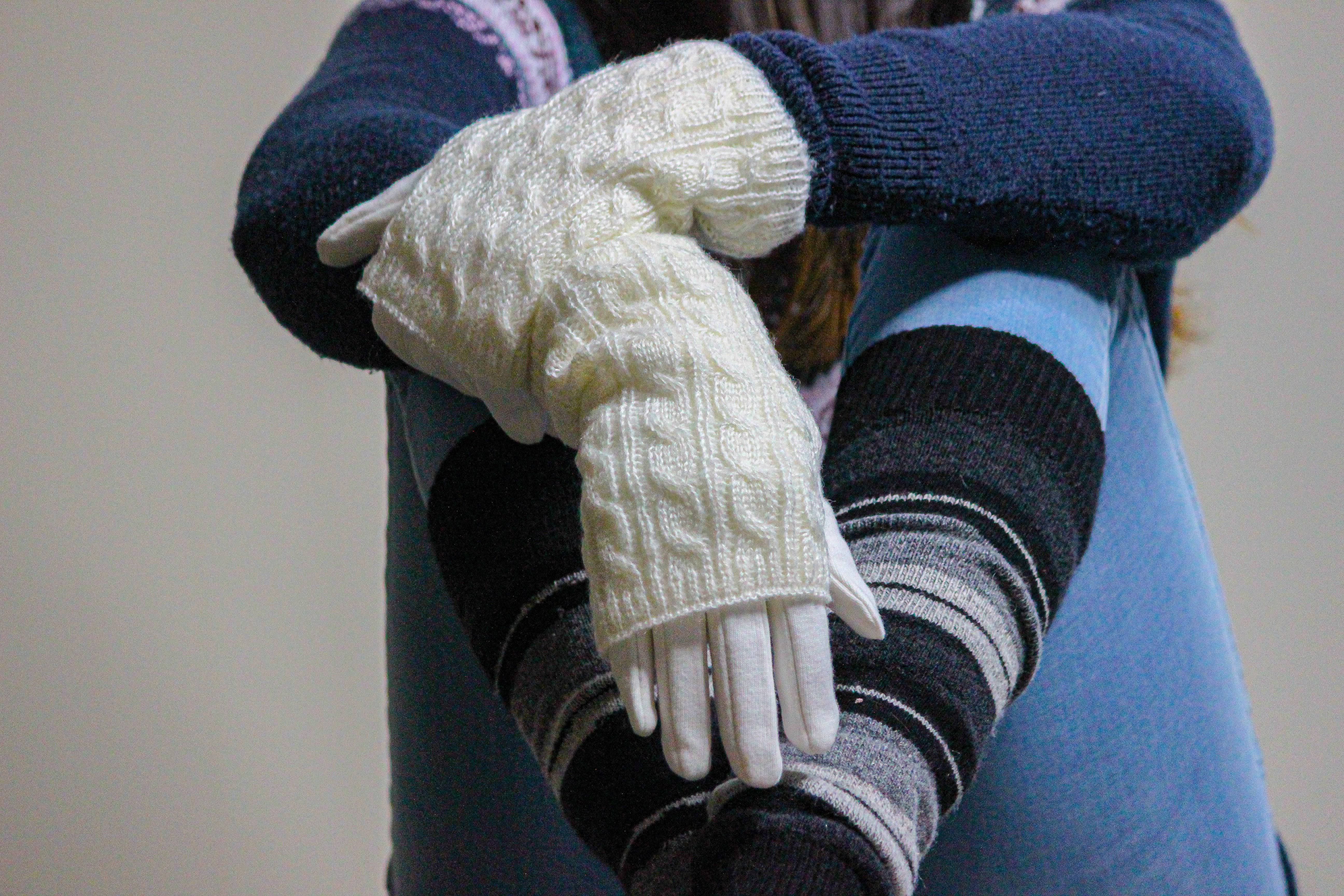 Women's Gloves - Big Girls Cable Fashion Design Touch Screen and Texting Two Pieces Gloves
