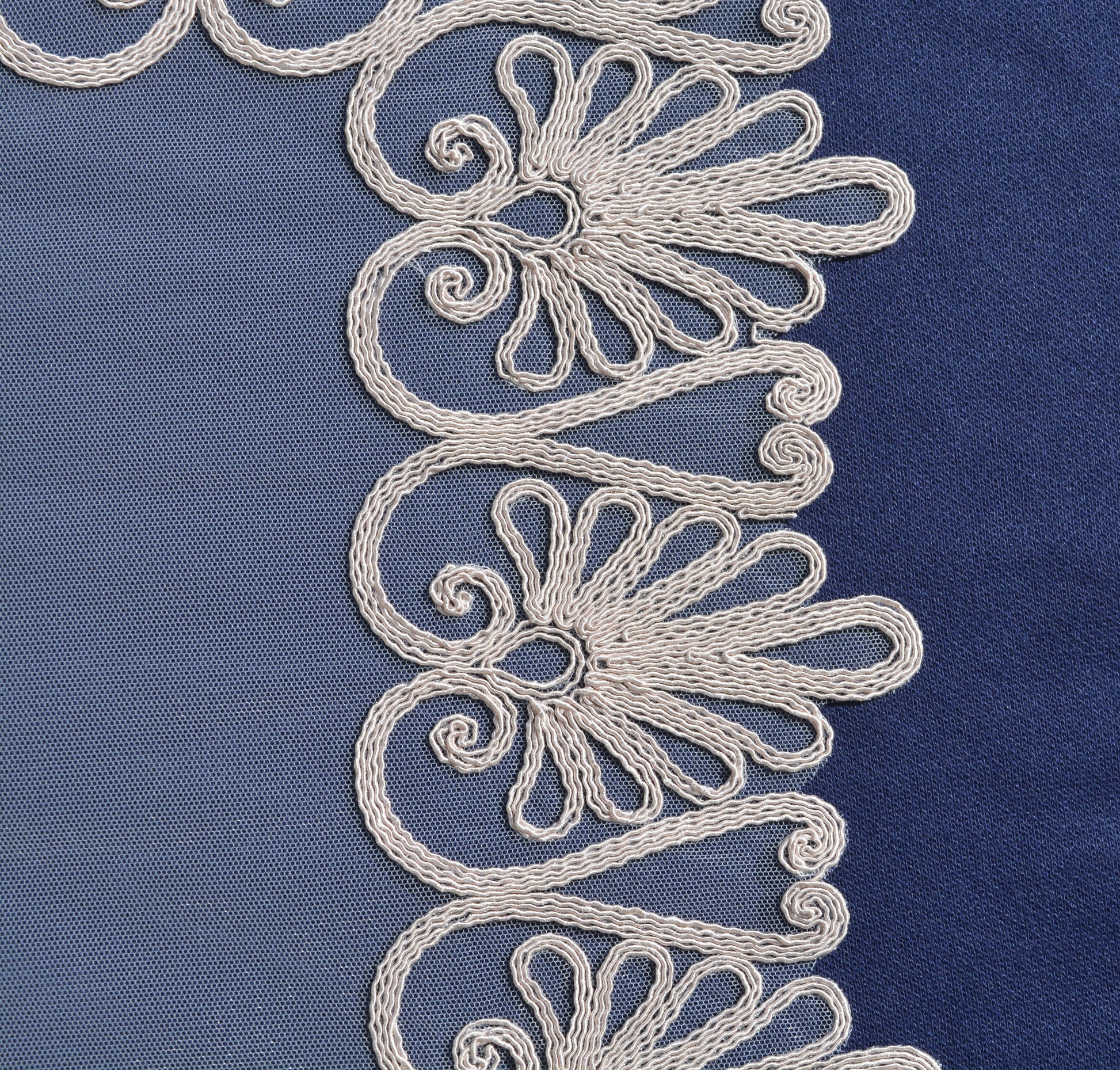 Angel Whisper Runner Set, Mantle Set, Dining Room and Home Decoration, Doilies - 5pc Set - Wear Sierra