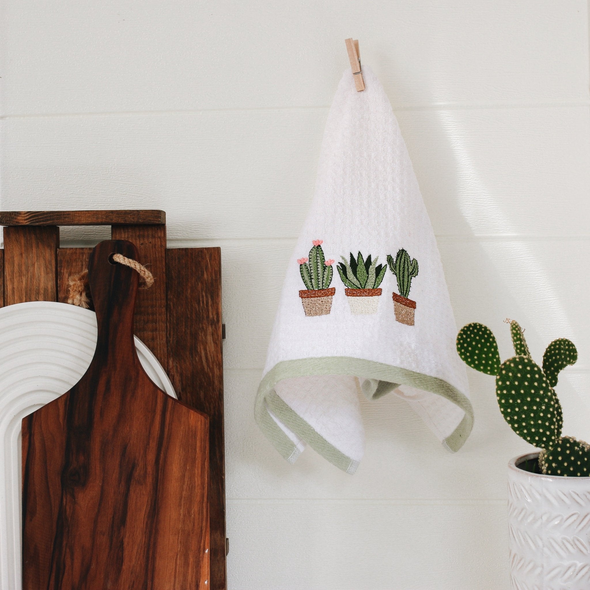 100% Cotton Kitchen Towel Set of 2 – Soft, Absorbent Dish Towels for Cooking, Drying & Cleaning – Durable Everyday Kitchen Towels - Cactus Design - Wear Sierra