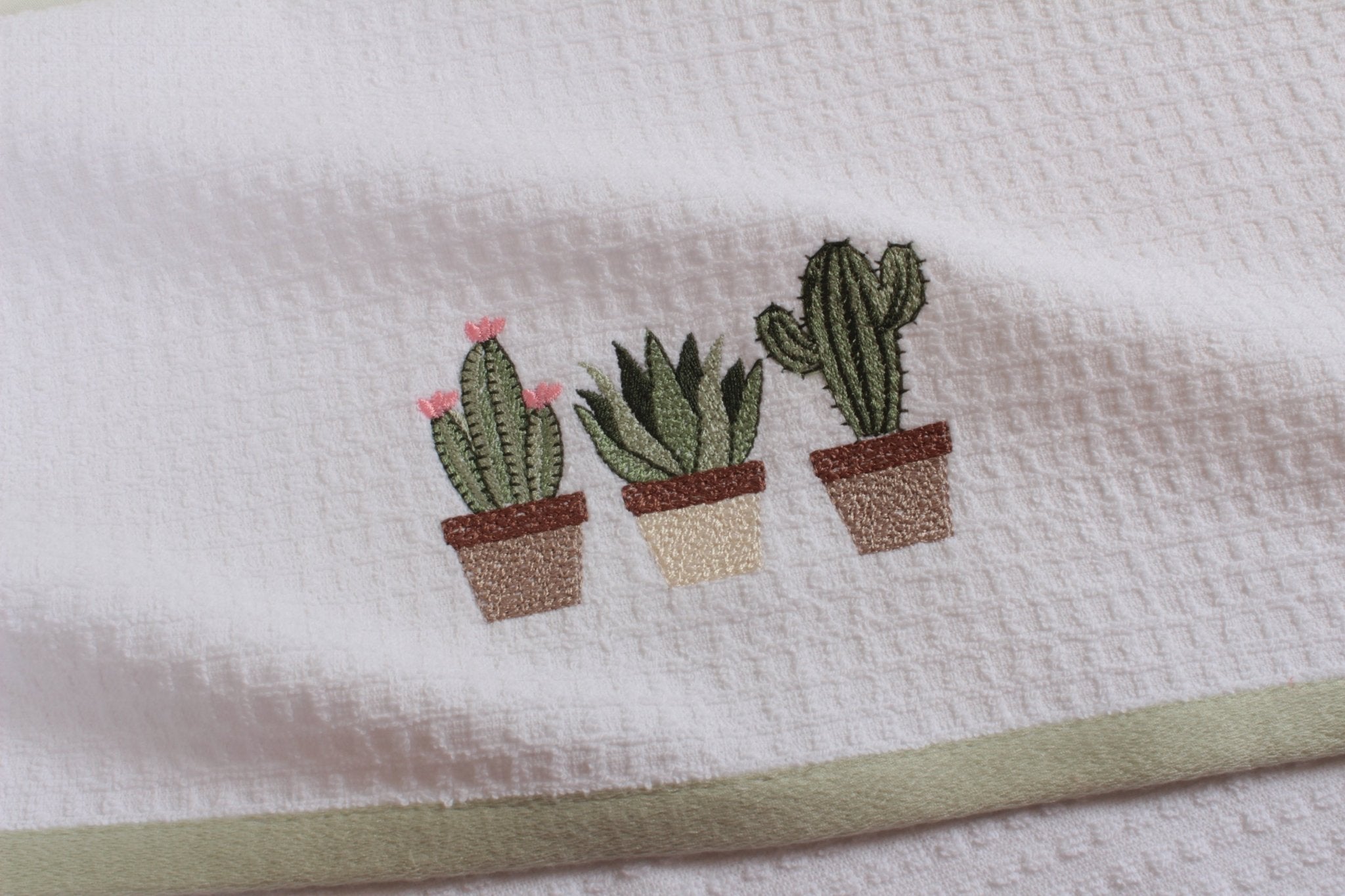 100% Cotton Kitchen Towel Set of 2 – Soft, Absorbent Dish Towels for Cooking, Drying & Cleaning – Durable Everyday Kitchen Towels - Cactus Design - Wear Sierra