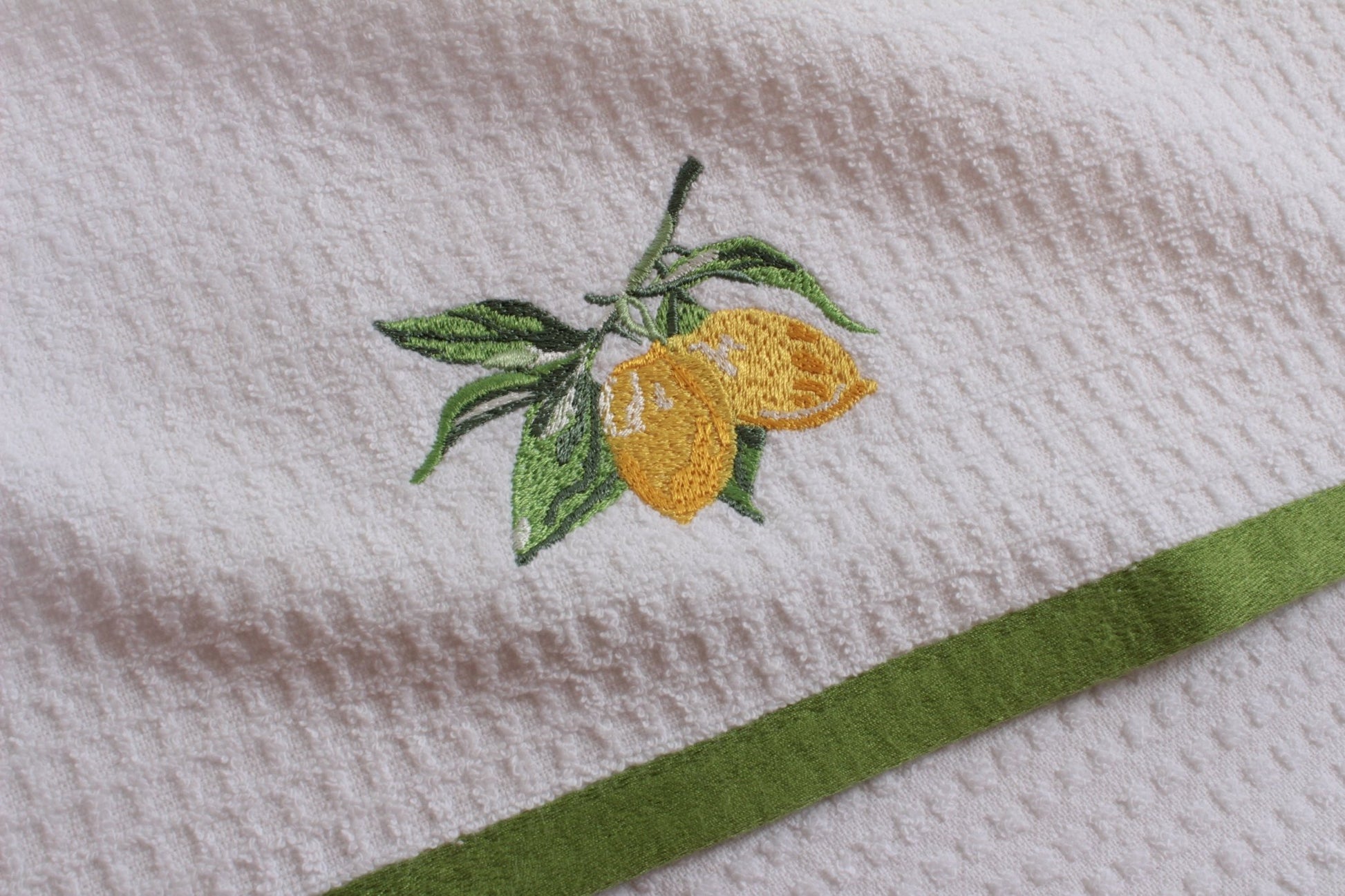 100% Cotton Kitchen Towel Set of 2 – Soft, Absorbent Dish Towels for Cooking, Drying & Cleaning – Durable Everyday Kitchen Towels - Lemons Design - Wear Sierra