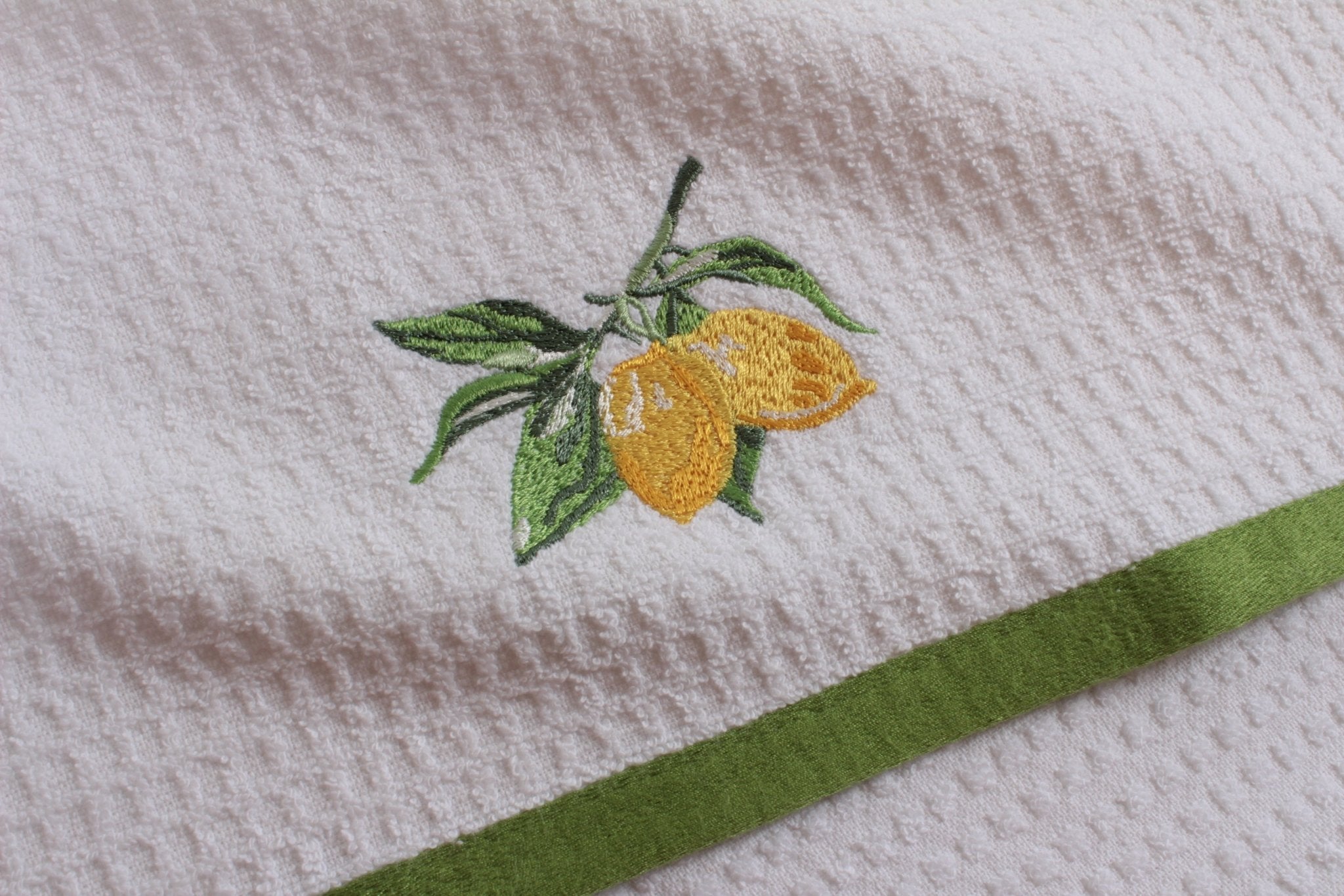 100% Cotton Kitchen Towel Set of 2 – Soft, Absorbent Dish Towels for Cooking, Drying & Cleaning – Durable Everyday Kitchen Towels - Lemons Design - Wear Sierra