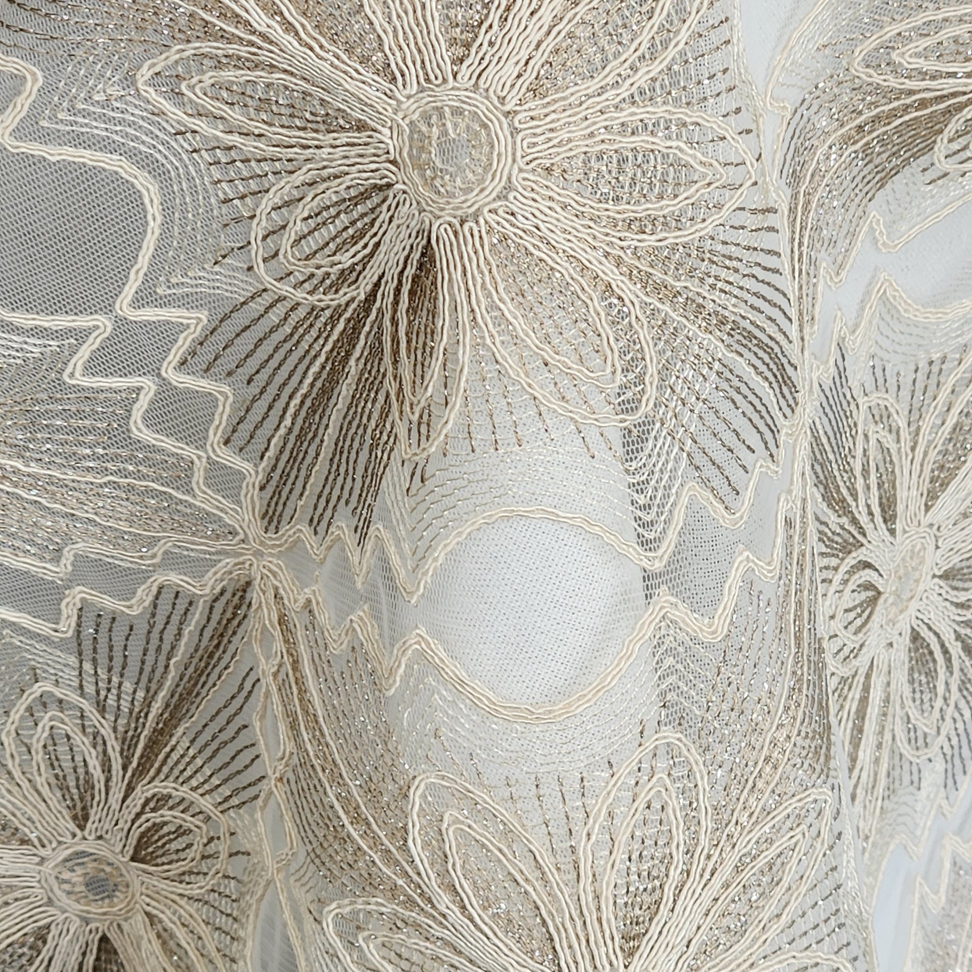 Dazzling Dahlia Runner, Rectangular, Island Decoration, Piano Decoration, Dresser Decoration, 1pc - Wear Sierra