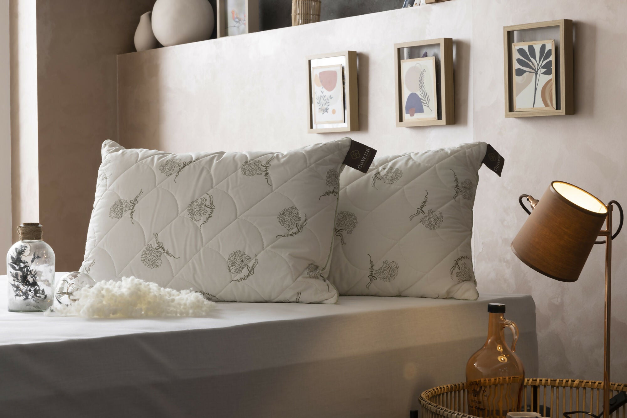 Duvetta 100% Wool Pillow Natural Bed Pillow with Protector Cover New Zealand Wool Filling Adjustable Pillow Standard Pillow Size (28" × 20") Hypoallergenic Sleeping Pillow