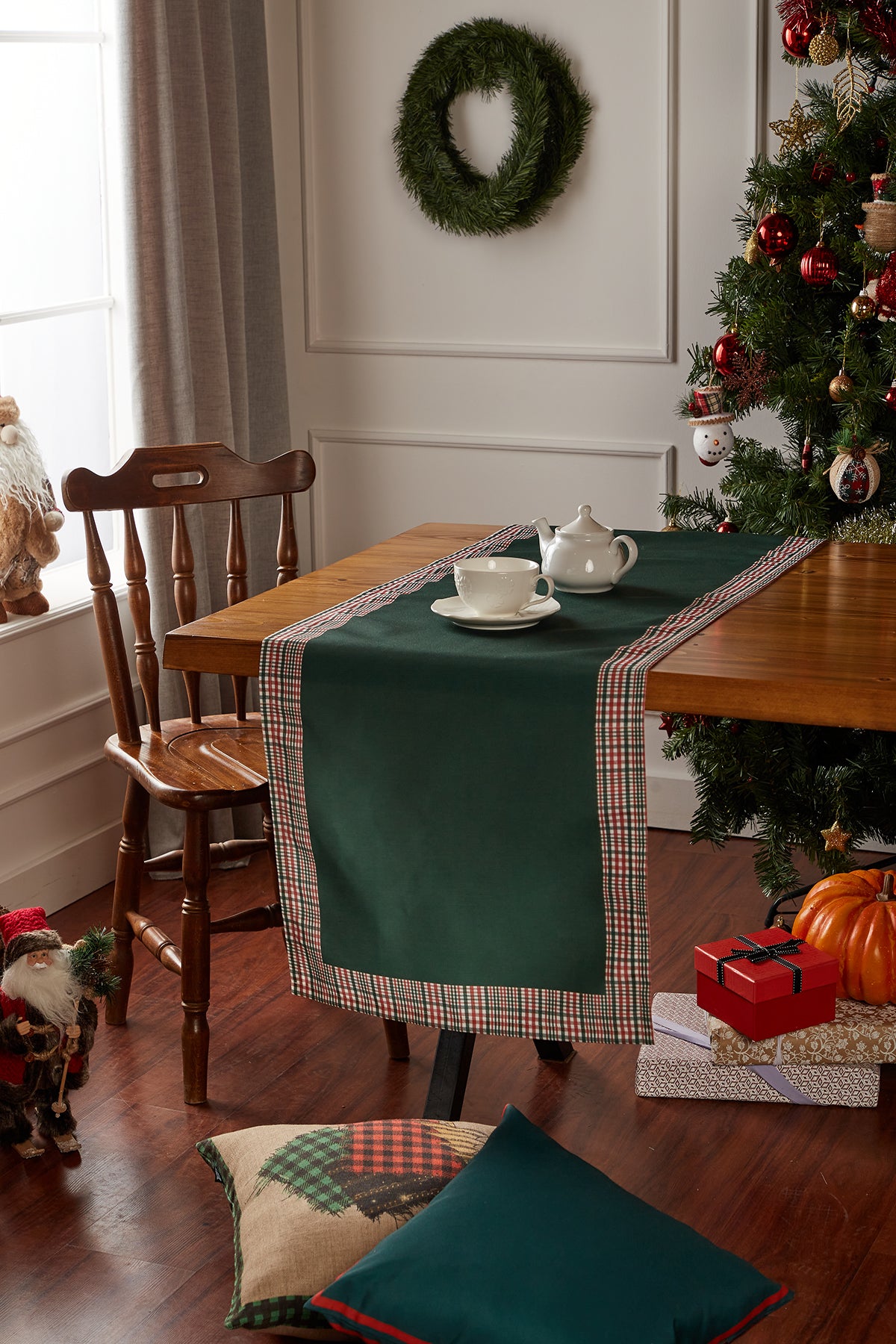 Hunter Green and Red Runner with Plaid Border, Holiday Decor - Wear Sierra