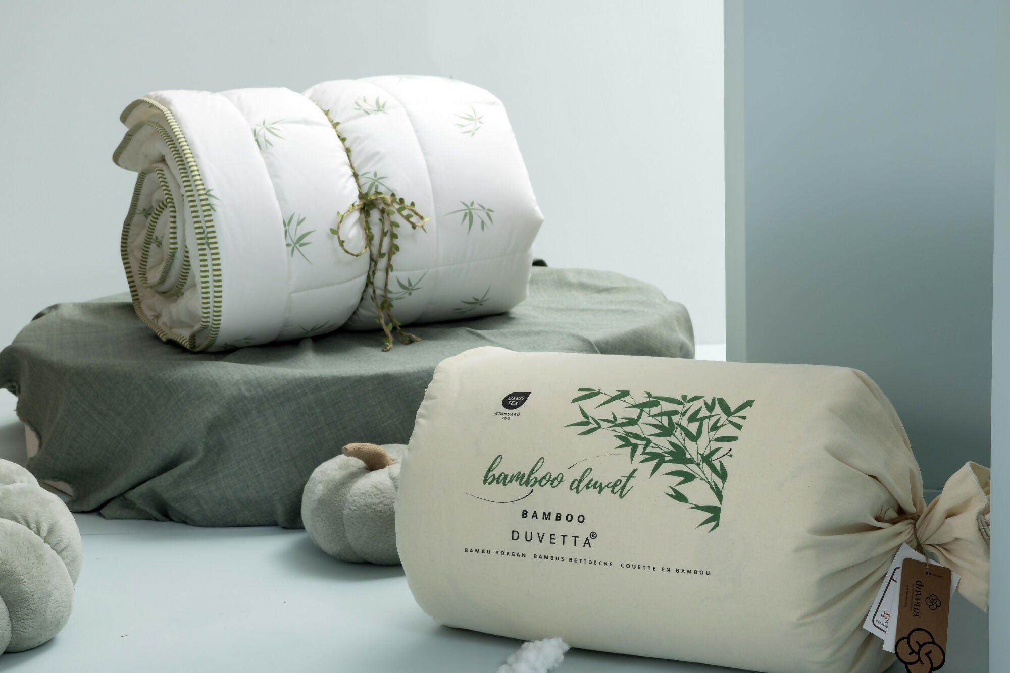 Duvetta Bamboo Comforter with Cotton Fabric Cover -All Season Useable- Machine Washable Duvet-Medium Weight Quilt (King U.S. Standard)