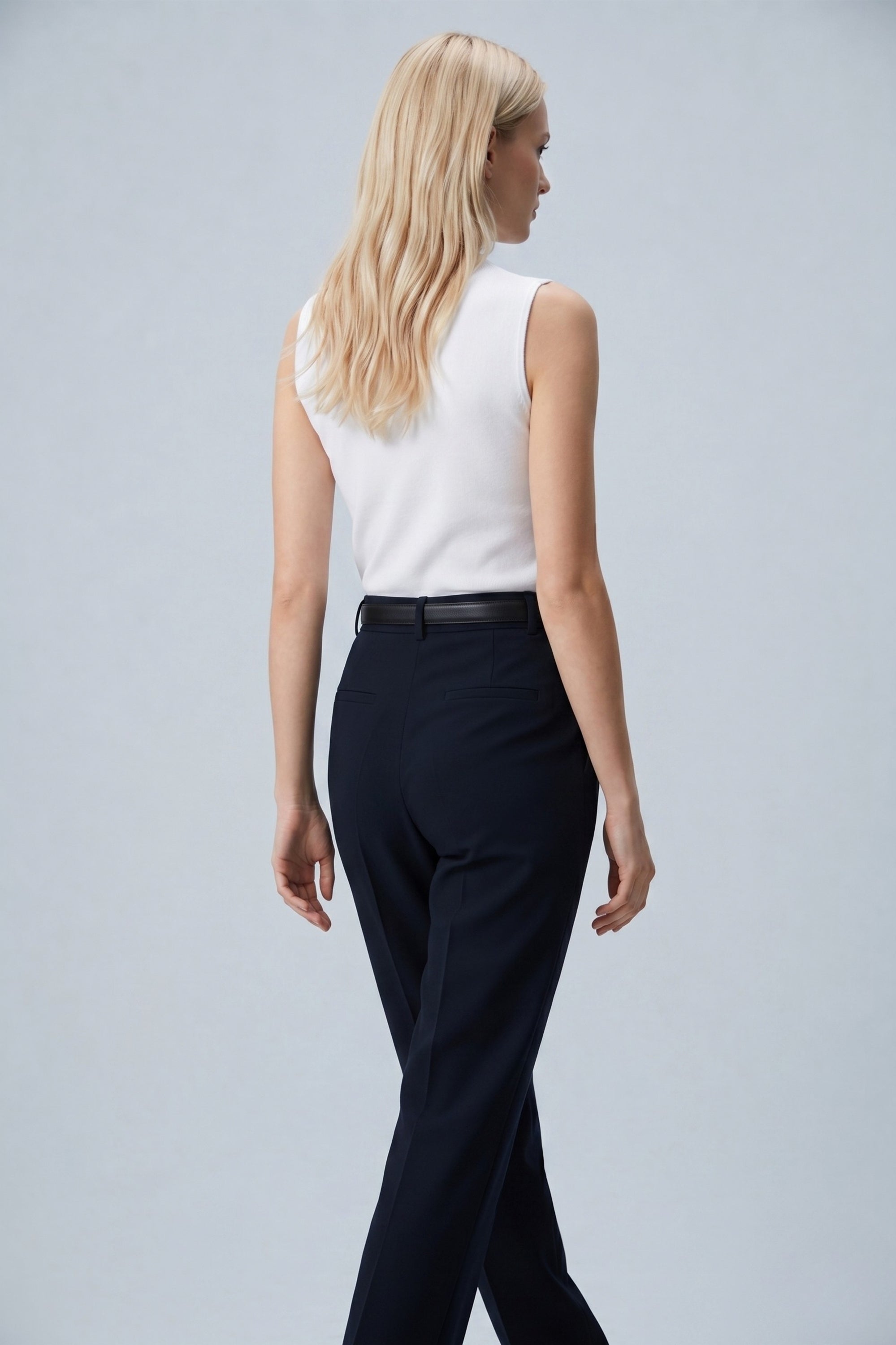 Women’s Ribbed Knit Sleeveless Top