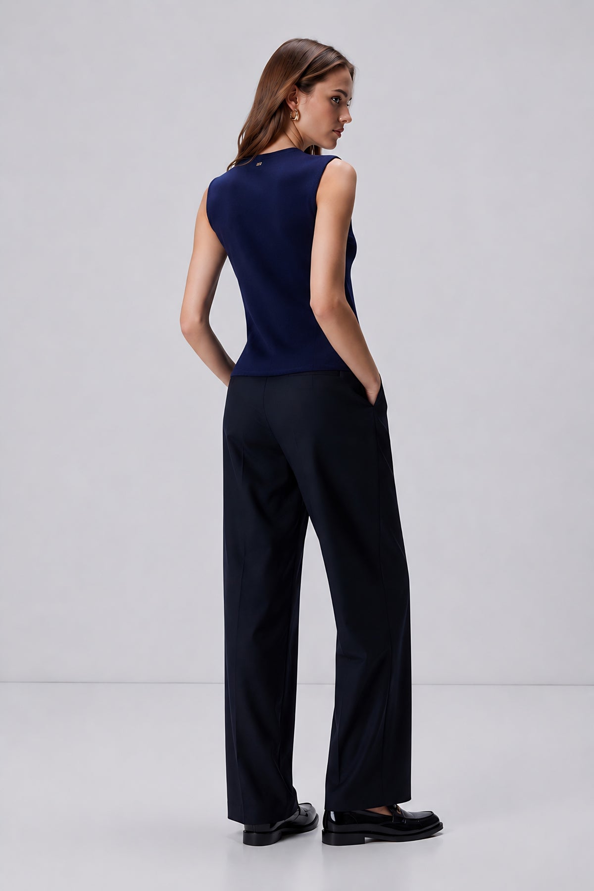 Women’s Ribbed Knit Sleeveless Top