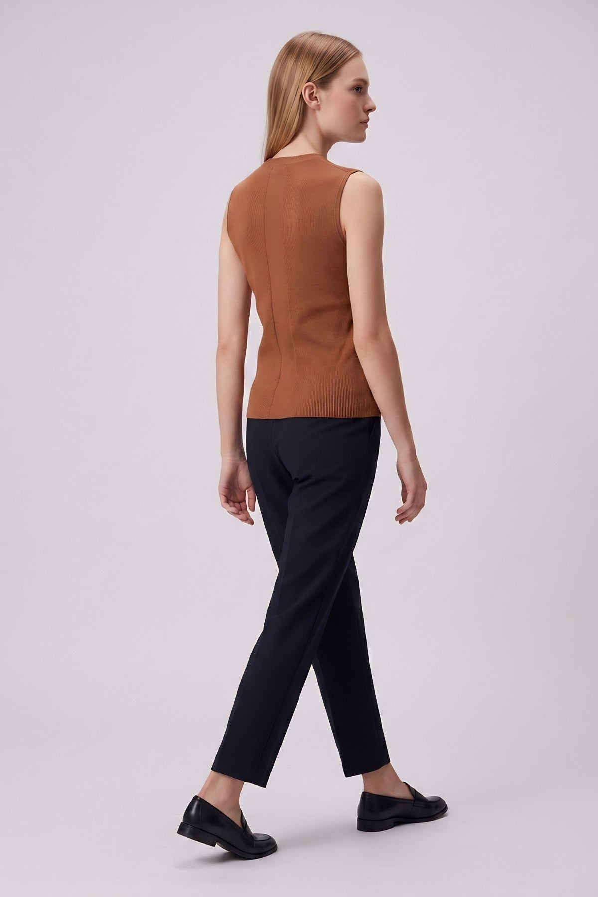 Women’s Ribbed Knit Sleeveless Top