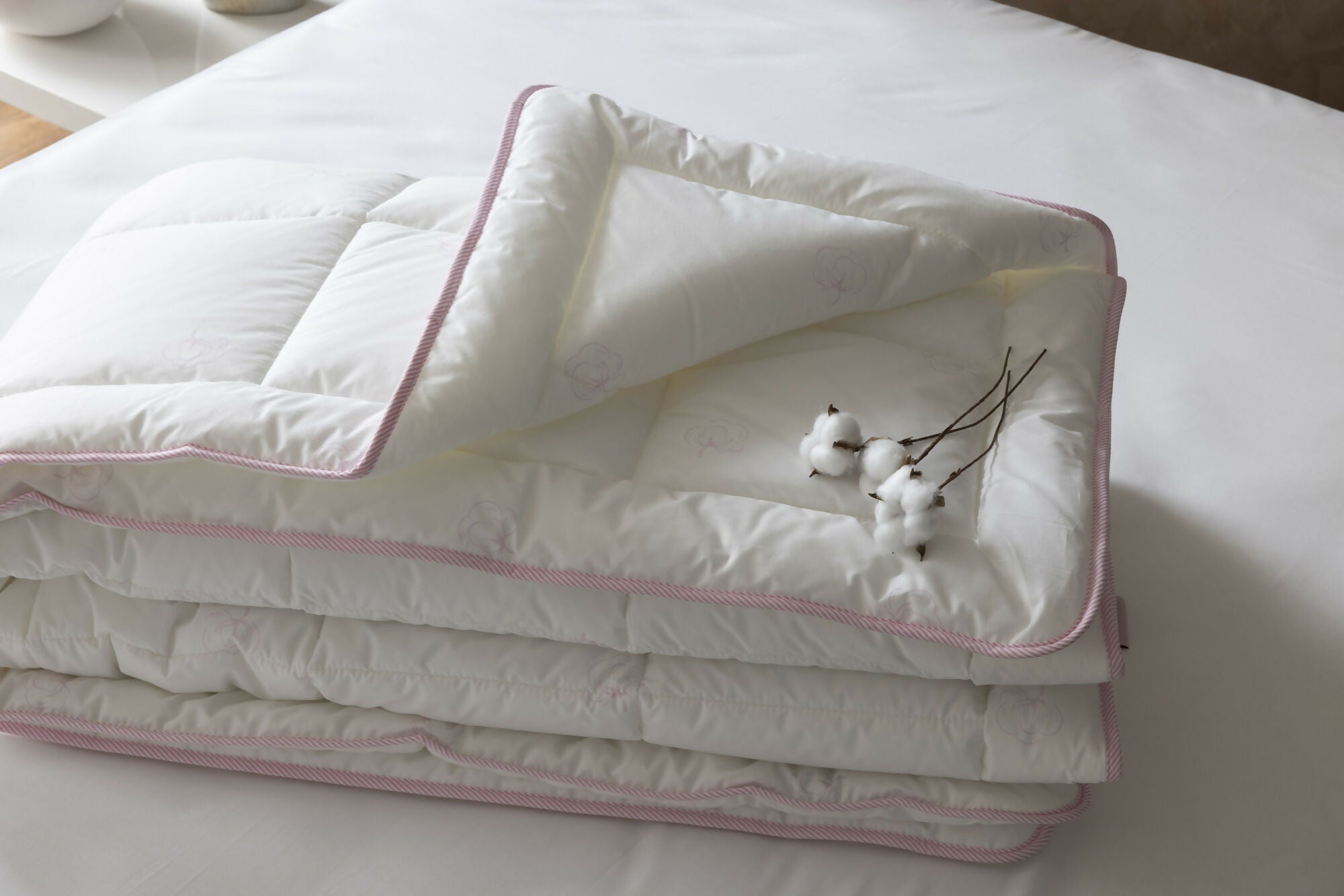 Duvetta 100% Cotton Comforter with Cotton Fabric Cover Premium Quality Cotton -All Season Useable- Duvet-Medium Weight Quilt (Queen U.S. Standard)