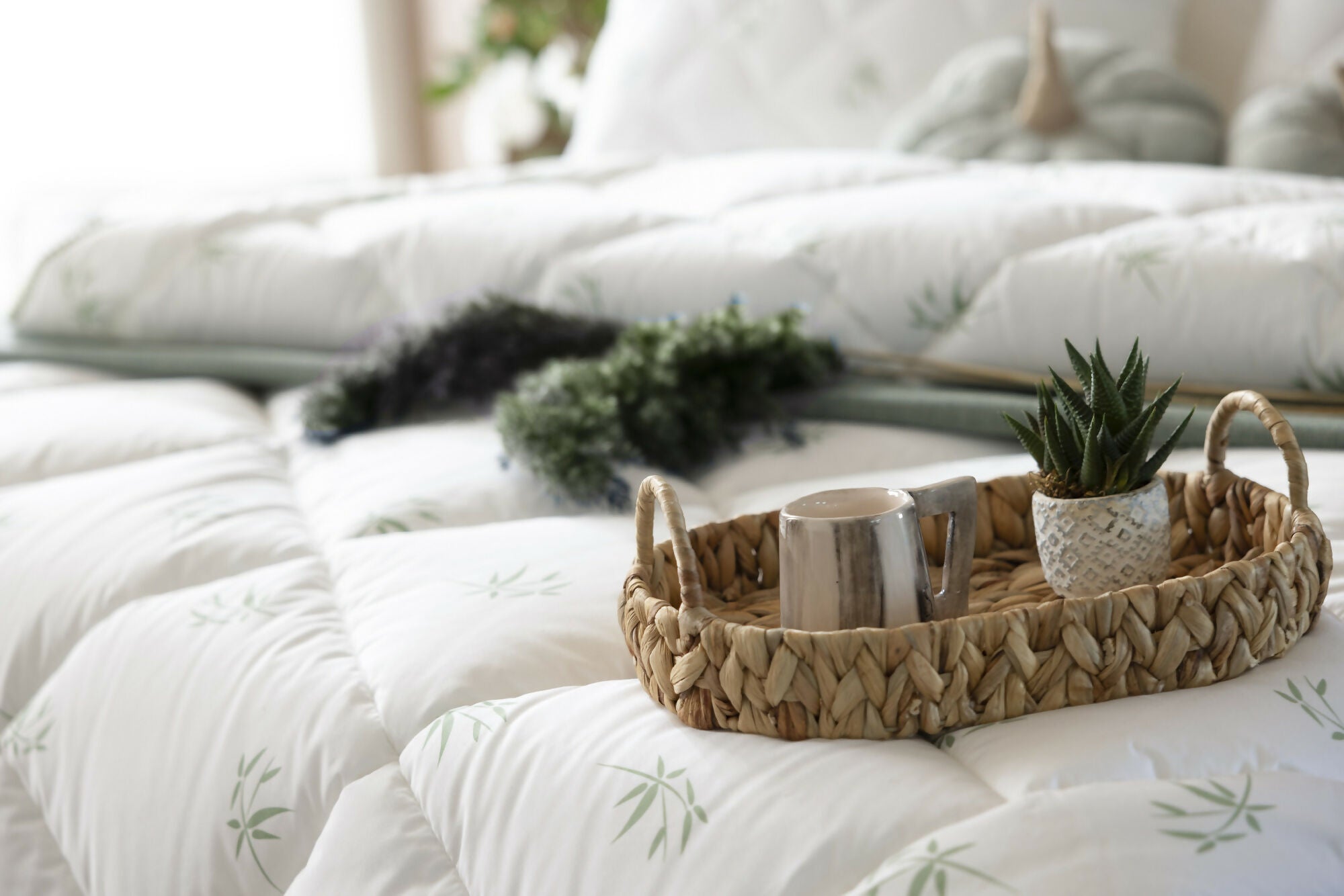 Duvetta Bamboo Comforter with Cotton Fabric Cover -All Season Useable- Machine Washable Duvet-Medium Weight Quilt (Queen U.S. Standard)