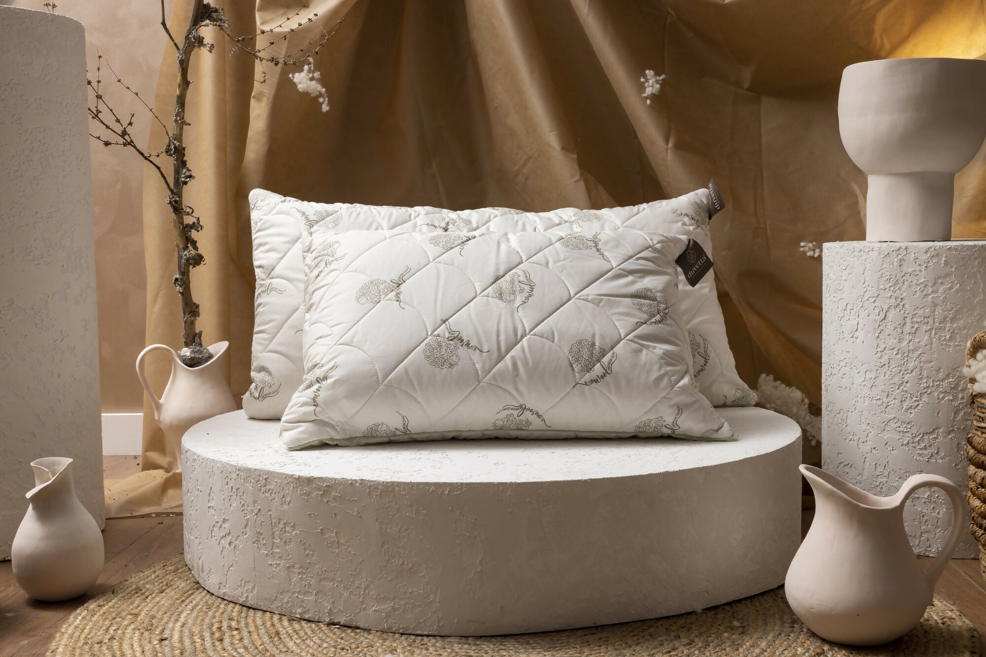 Duvetta 100% Wool Pillow Natural Bed Pillow with Protector Cover New Zealand Wool Filling Adjustable Pillow Standard Pillow Size (28" × 20") Hypoallergenic Sleeping Pillow