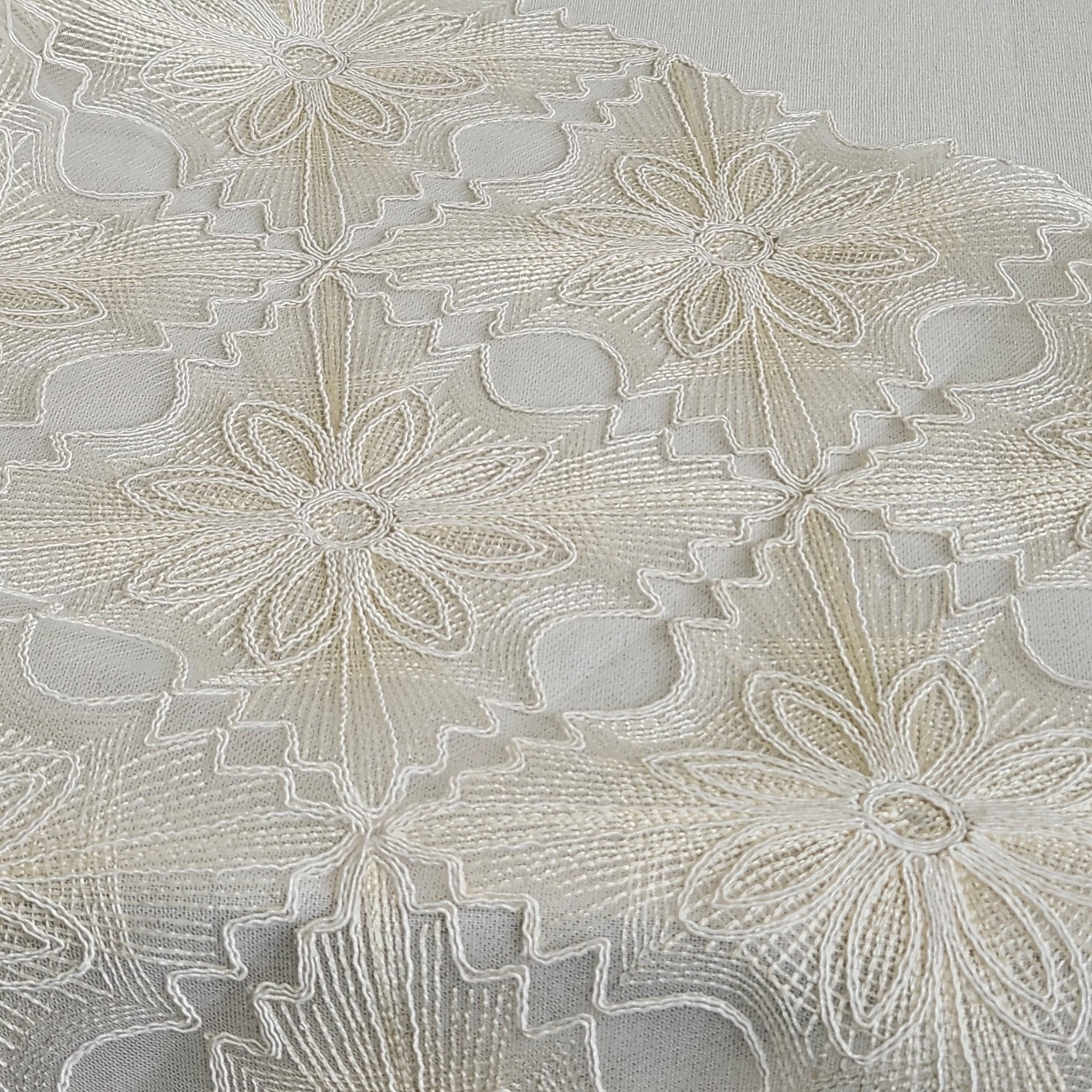 Dazzling Dahlia Runner, Rectangular, Island Decoration, Piano Decoration, Dresser Decoration, 1pc - Wear Sierra