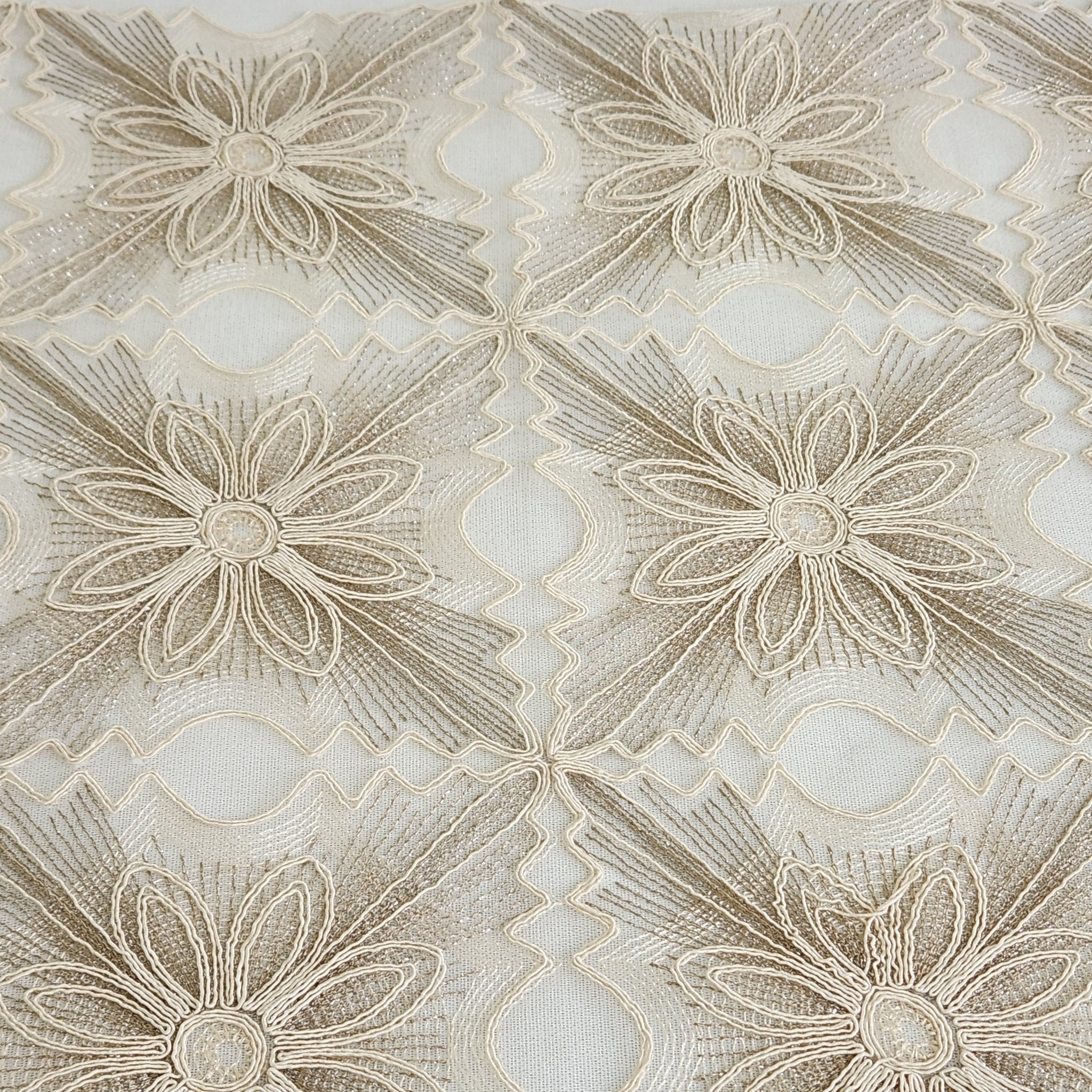 Dazzling Dahlia Runner, Rectangular, Island Decoration, Piano Decoration, Dresser Decoration, 1pc - Wear Sierra