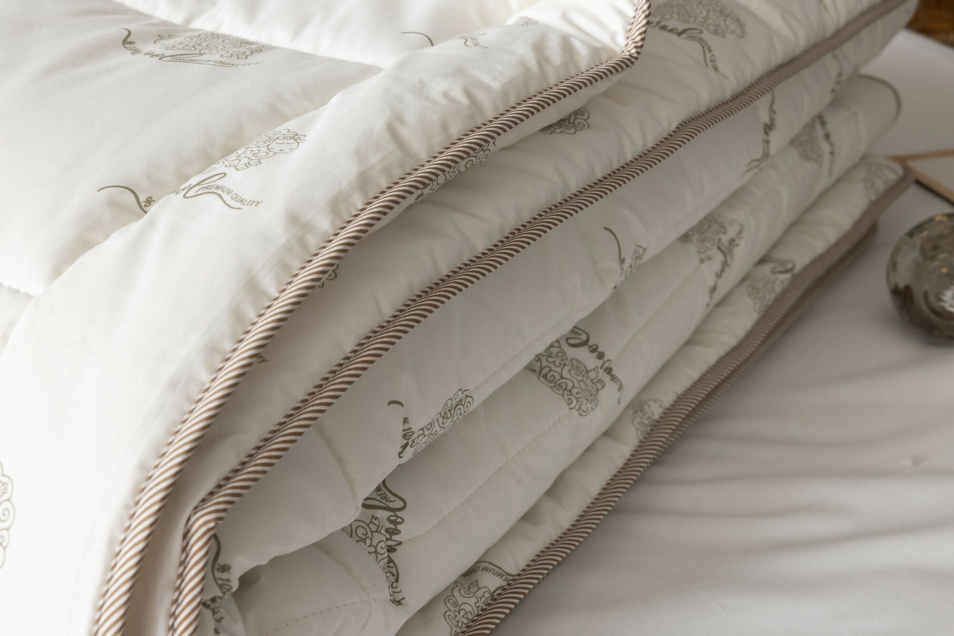 Duvetta Premium New Zealand Wool Comforter – 100% Natural, Breathable, All-Season Duvet - Wear Sierra