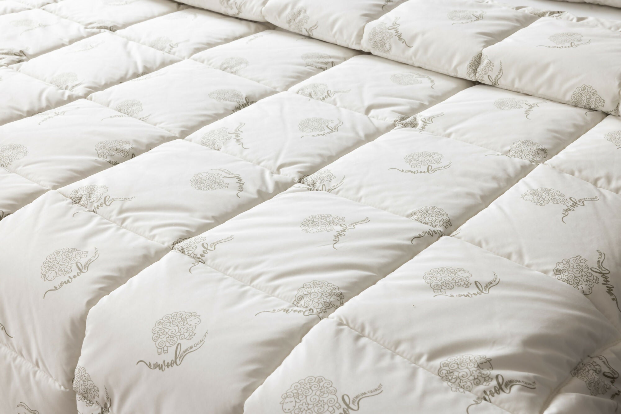 Duvetta 100% Wool Comforter with Cotton Fabric Cover Premium Quality New Zealand Wool-All Season Useable- Machine Washable Duvet-Medium Weight Quilt (Twin, 1, Unit)