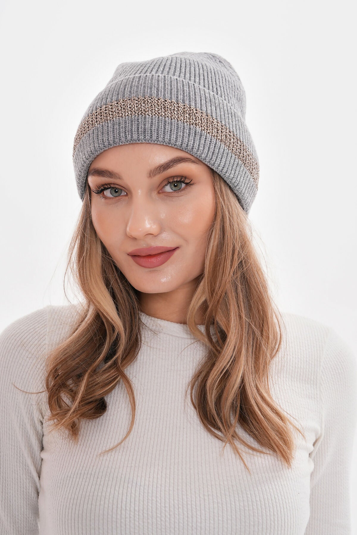 Urban Essential Women's Plain Beanie - Wear Sierra