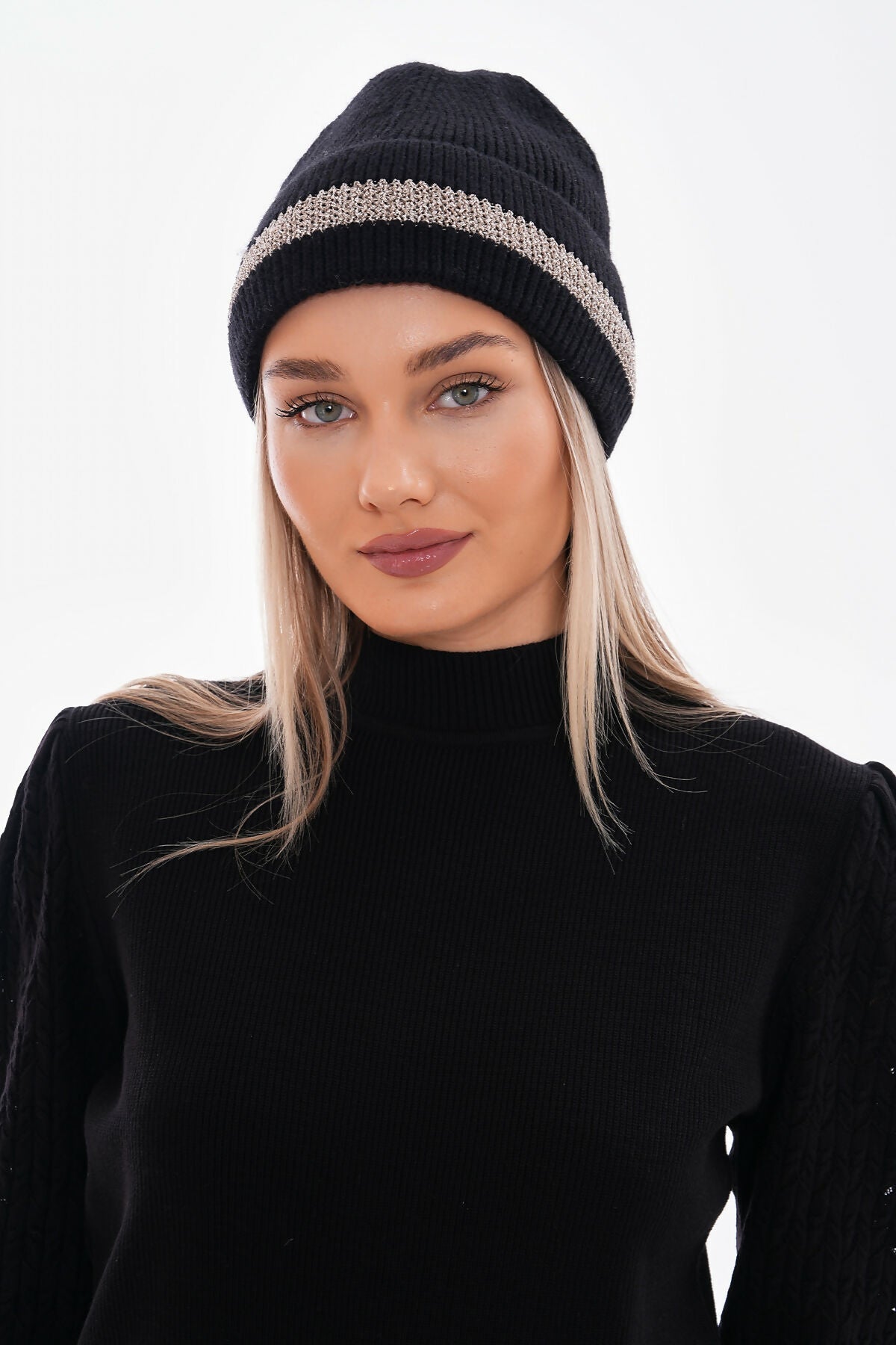 Urban Essential Women's Plain Beanie - Wear Sierra