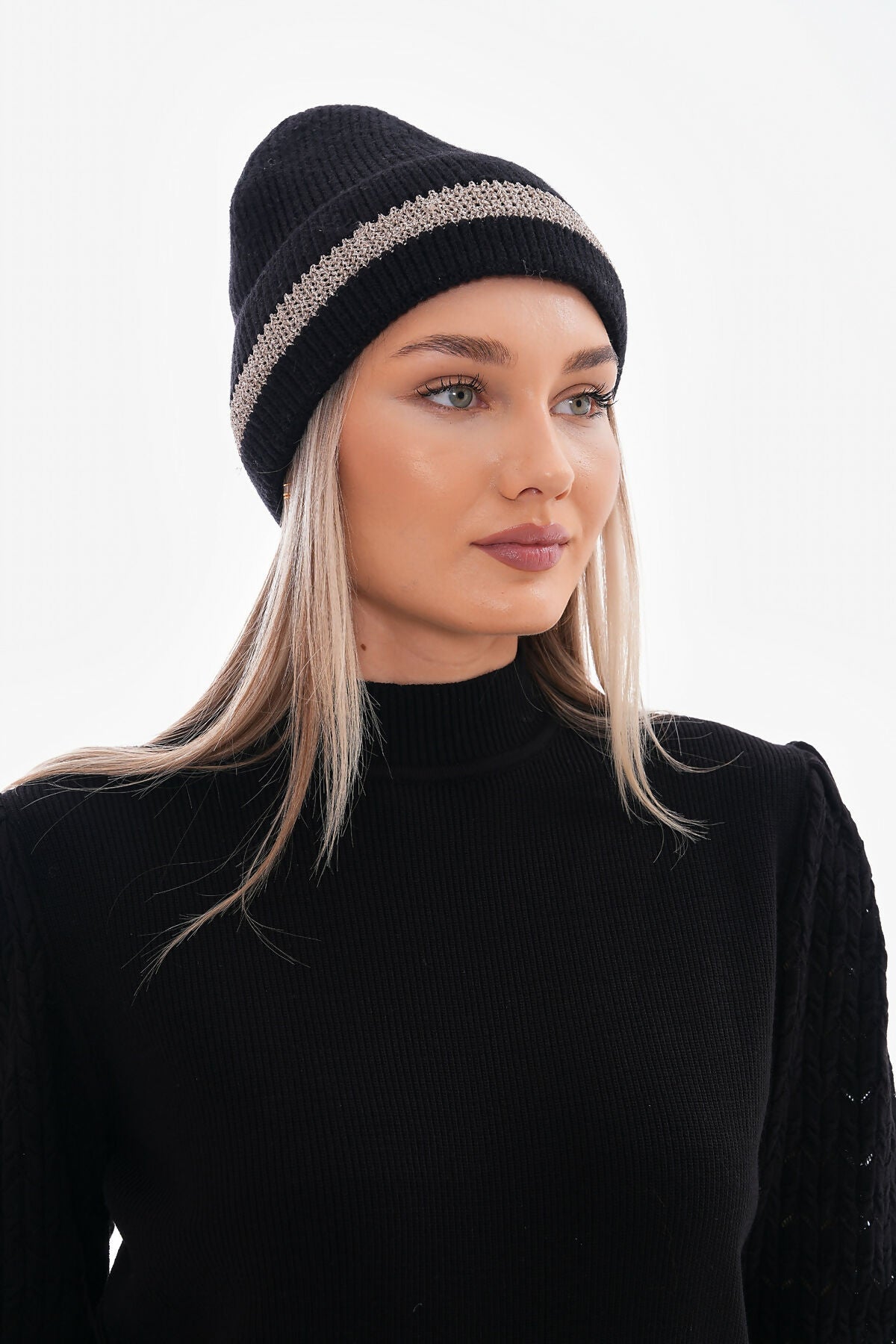 Urban Essential Women's Plain Beanie - Wear Sierra