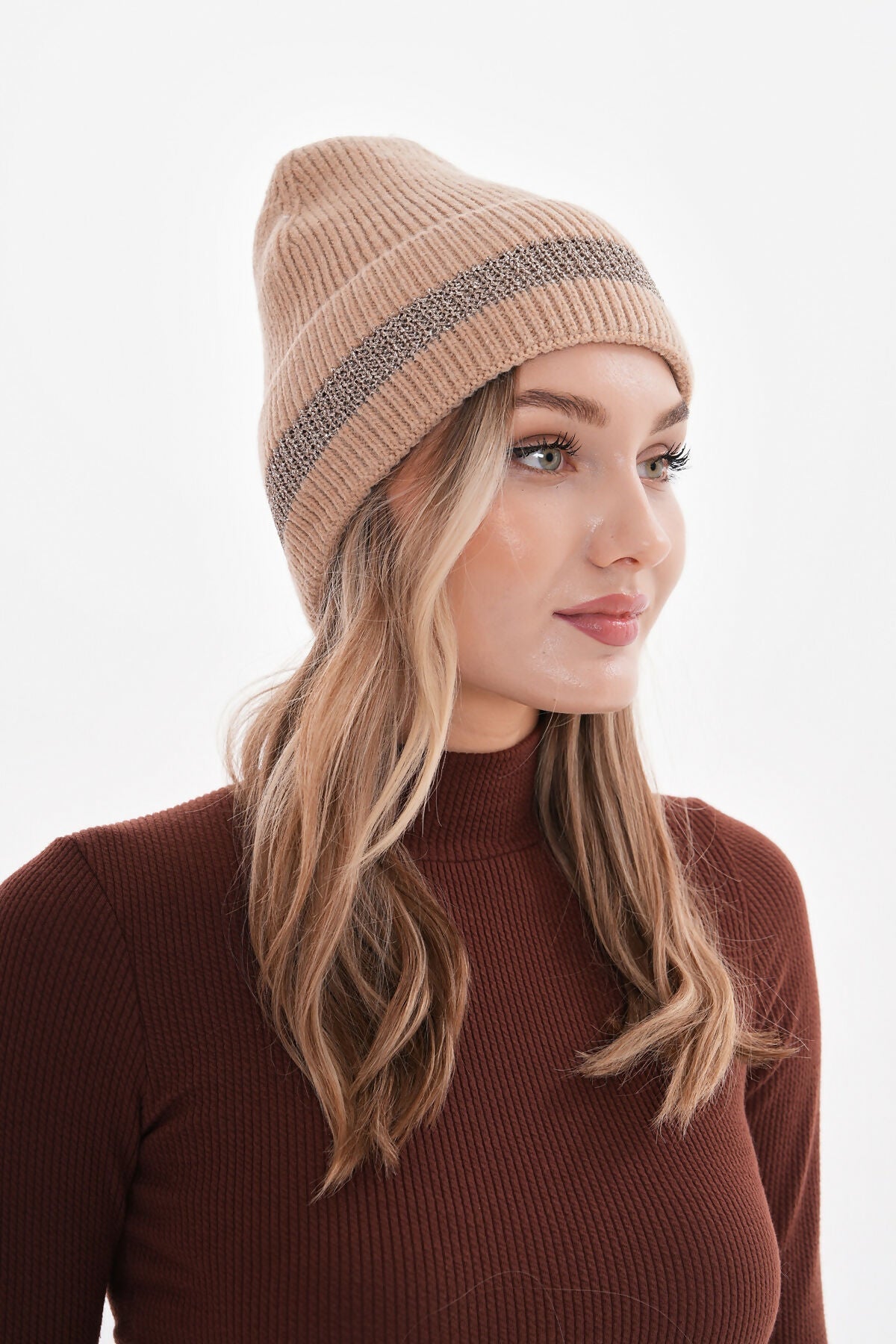 Urban Essential Women's Plain Beanie - Wear Sierra