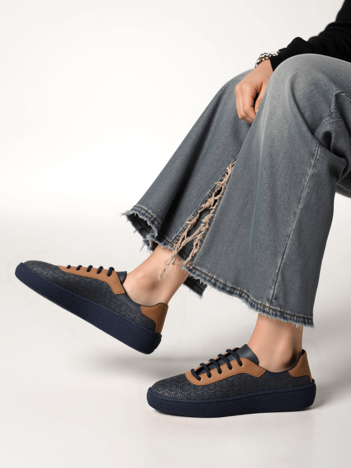 Women's Lace-Up Slip On Leather Sneakers (Colette Style) - Wear Sierra