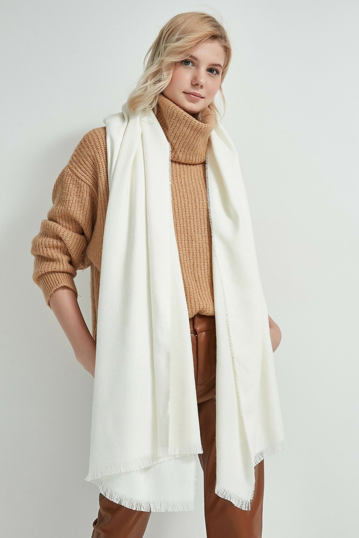 Women's Thick Shoulder Wrap Scarf with Self-Fringe - Wear Sierra