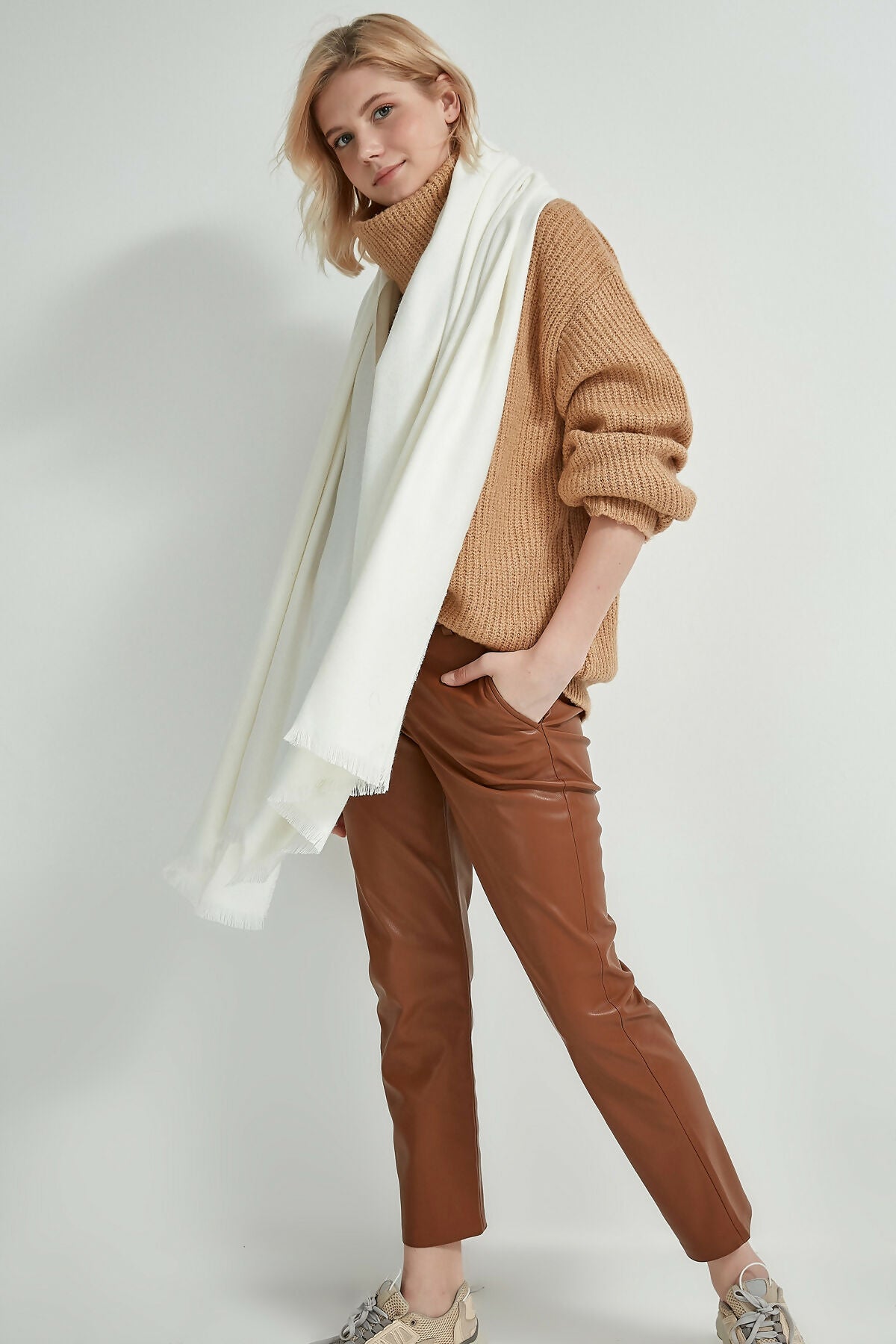 Women's Thick Shoulder Wrap Scarf with Self-Fringe - Wear Sierra