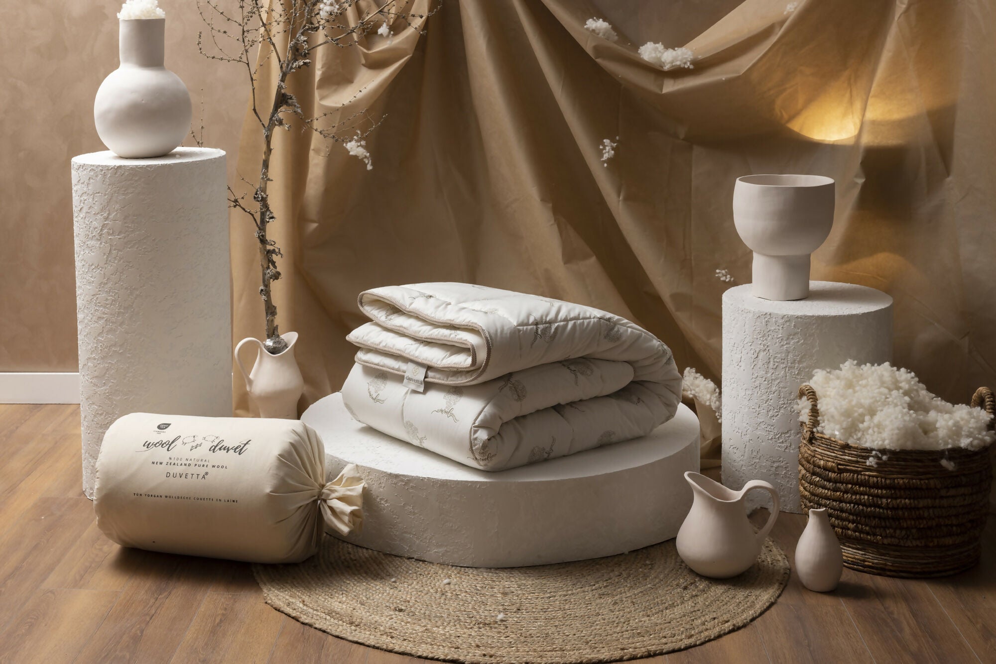 Duvetta 100% Wool Comforter with Cotton Fabric Cover Premium Quality New Zealand Wool-All Season Useable- Machine Washable Duvet-Medium Weight Quilt (King U.S. Standard), 1 Unit