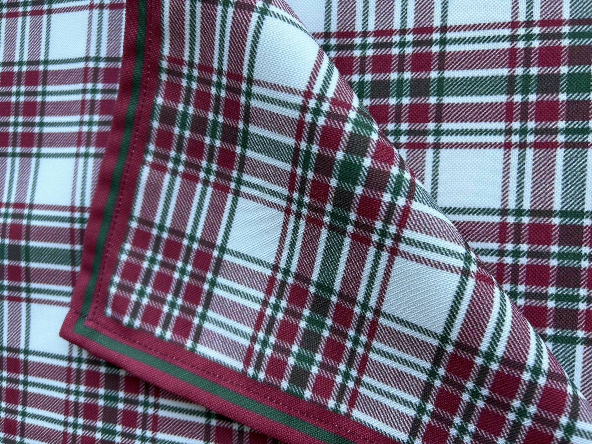 Red & Green Plaid Christmas Themed Table Cloth, Rectangular, 55"x86" - Wear Sierra