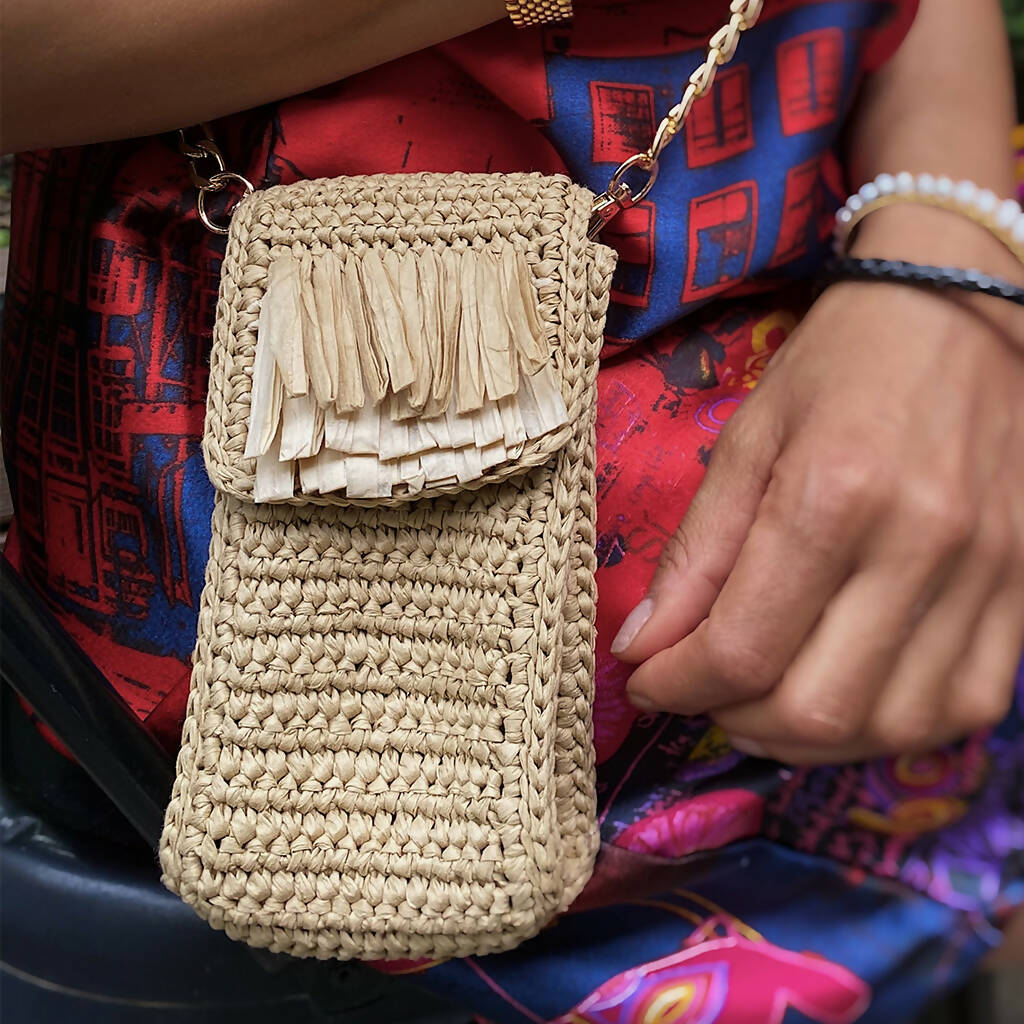 Women's Cell Phone Pouch, Cross-Shoulder Bag with Chain Strap in Natural Paper Yarn - Wear Sierra