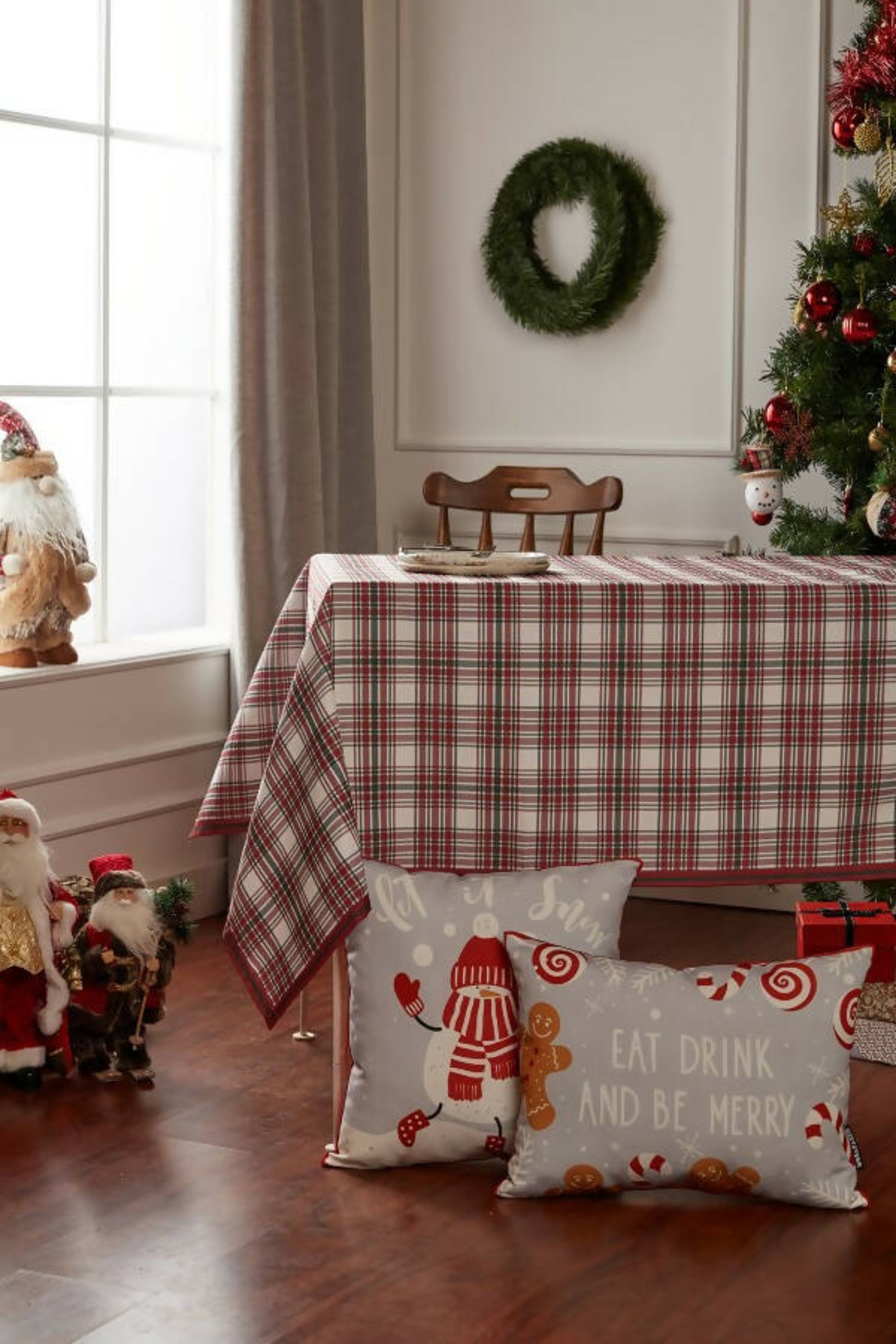 Red & Green Plaid Christmas Themed Table Cloth, Rectangular, 55"x86" - Wear Sierra