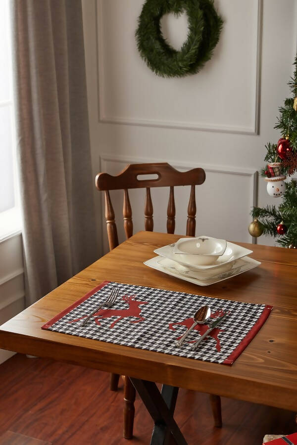 Deer Pattern Maroon & Black Hounds-Tooth Placemat Set - Wear Sierra