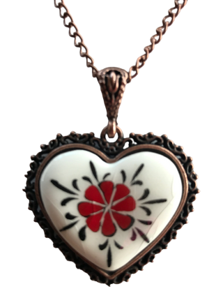Floral Theme pendant - Heart Shape - Girl's Red Flower Pendant - Wear Sierra