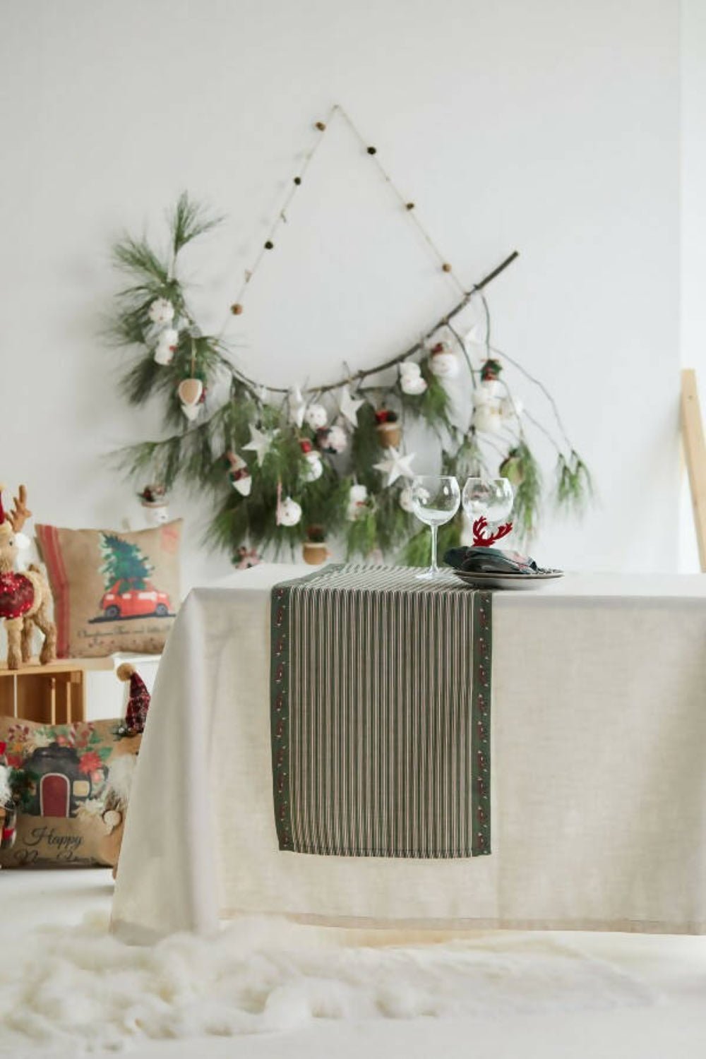 Fox Trot Pattern Linen-Feel Runner, Christmas Decorating in Classic Red and Hunter Green - Wear Sierra