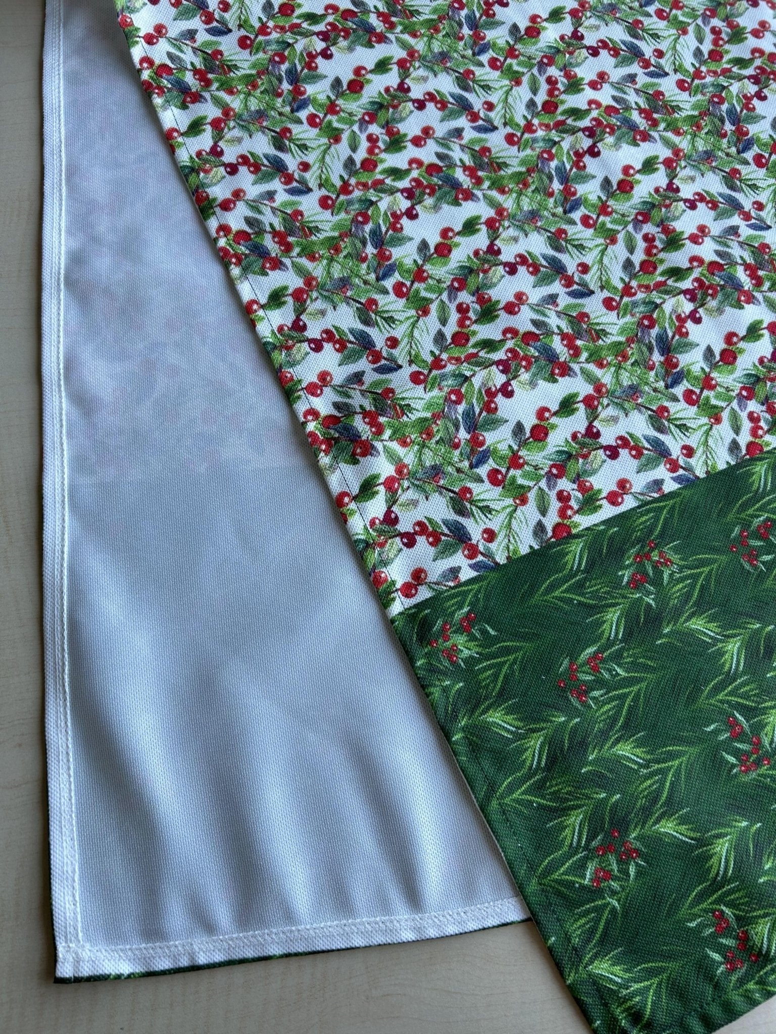 Holiday Runner with Green and Red Holly Berry and Greenery Motif - Wear Sierra