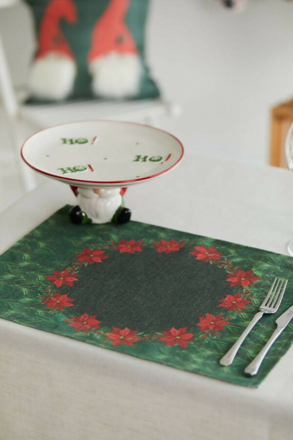 Holiday Themed Placemats, Poinsettia Flower Pattern Set of 2 - Wear Sierra