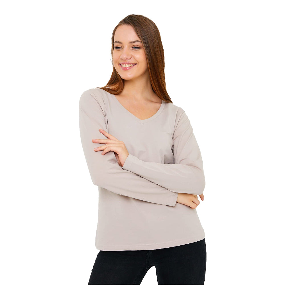 Woman wearing V-neck long sleeve. 