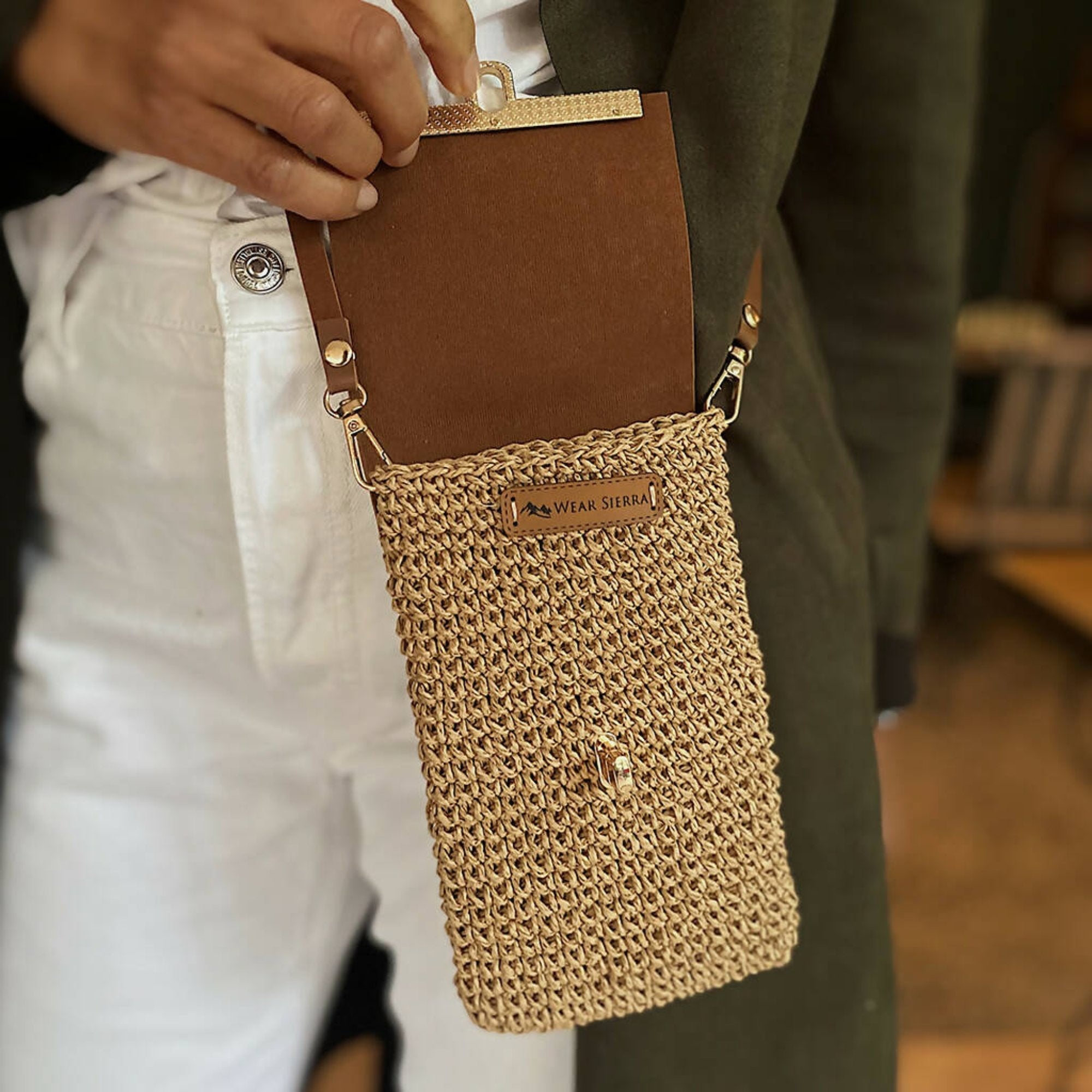 Women's Cell Phone Pouch, Cross-Body Bag with Chain Strap in Paper Yarn - Wear Sierra