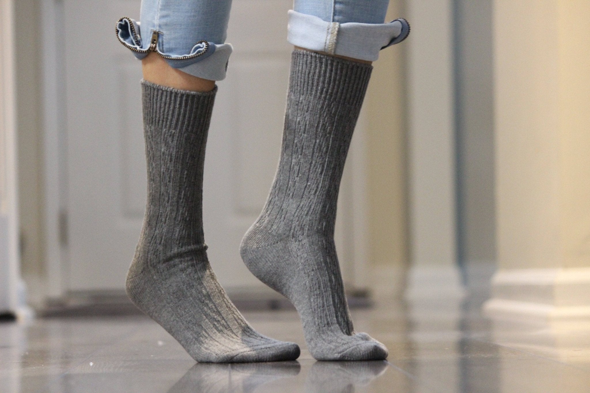 Women's Cotton Crew Socks, Classic Cable Knit Pattern - In 2 Pair Packs - Wear Sierra