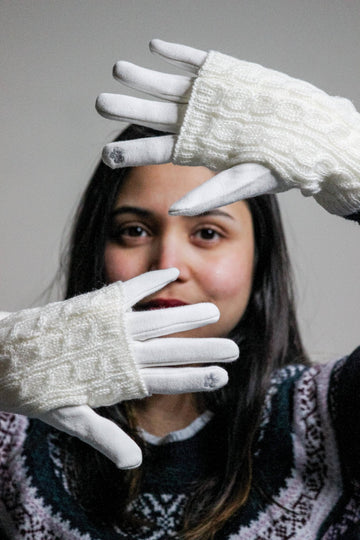 Women's Touchscreen Texting Gloves in Cable Knit and Furry Lining Comfort for Your Hands - Wear Sierra